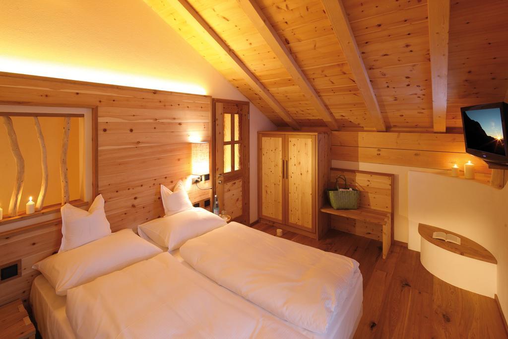 Dolomites Living Hotel Tirler ألب دي سوزي الغرفة الصورة