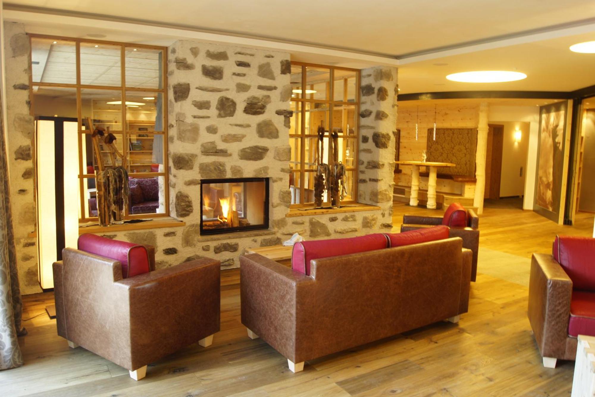 Dolomites Living Hotel Tirler ألب دي سوزي المظهر الخارجي الصورة